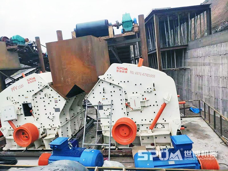 反擊式破碎機現場 反擊式破碎機現場